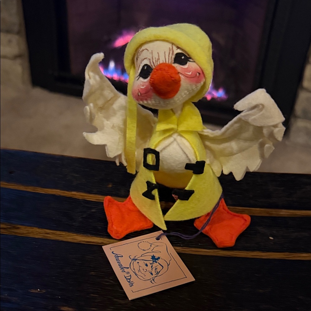 Vintage Adorable Raincoat Duckie Annalee 1992